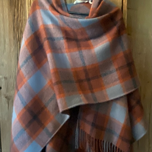 Soft Surroundings Checkmate Poncho Blue
Rust Plaid One Size Fringe Detail - Picture 5 of 8